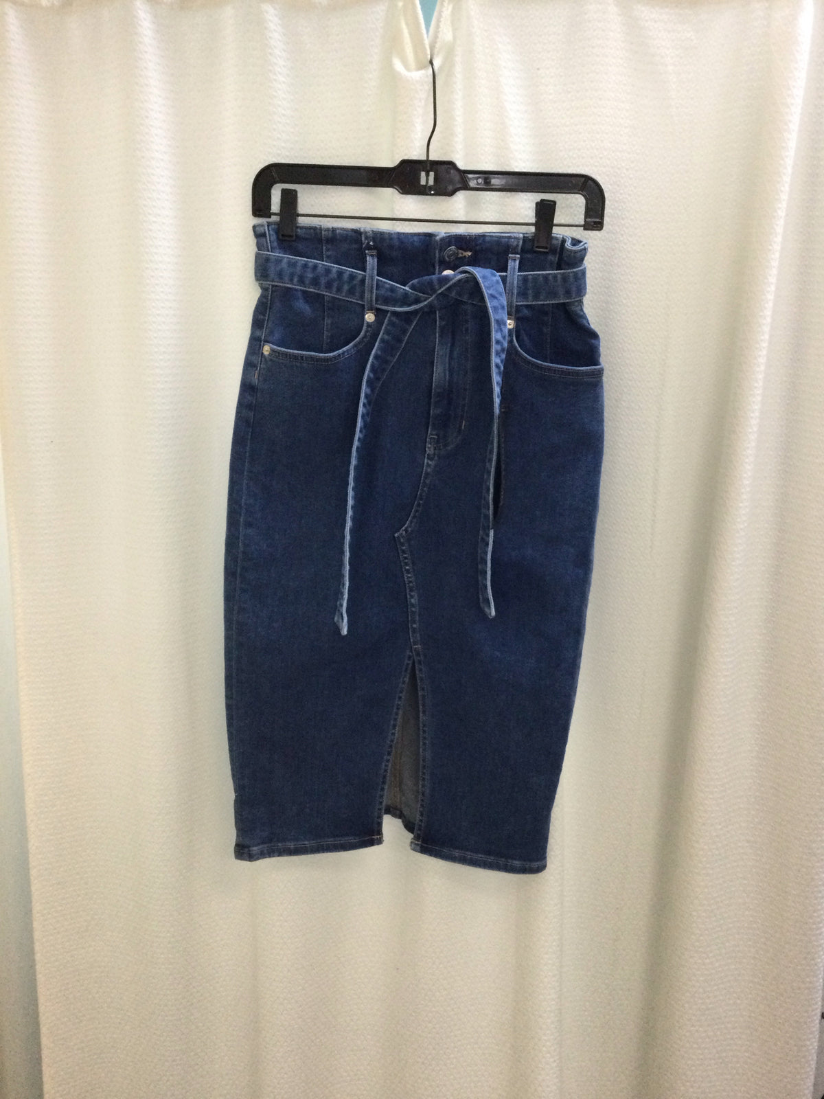 VERONICA BEARD SKIRT